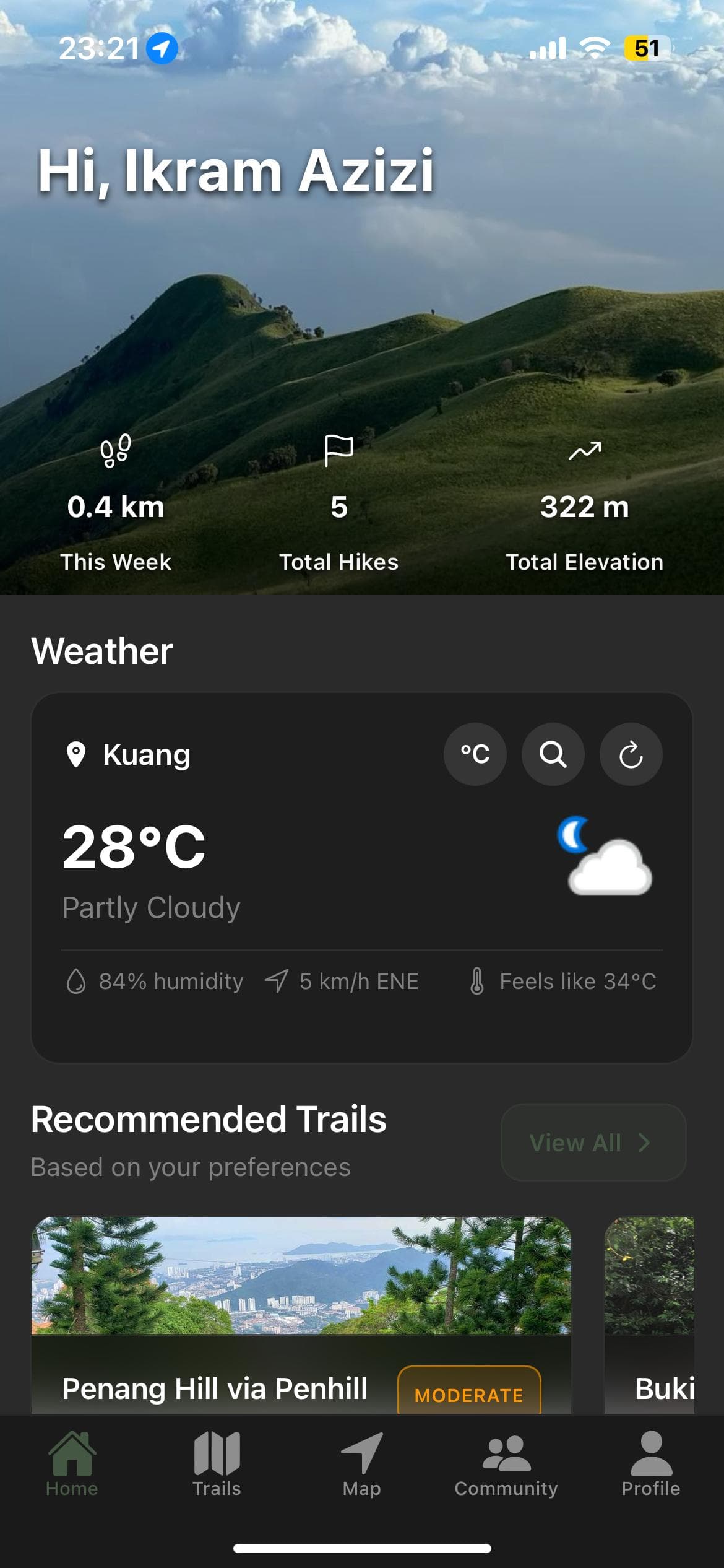 HikeMate home screen with a hiking stats summary, current weather for Kuang, and recommended trails